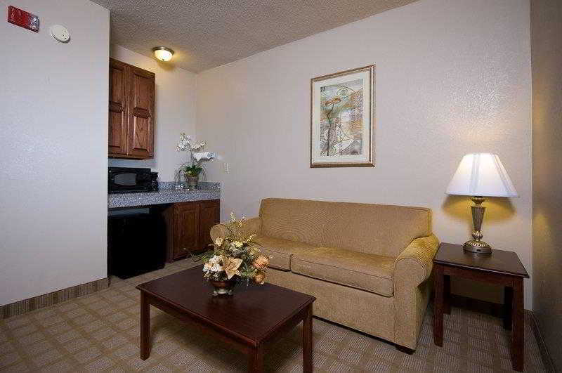 Best Western Plus Russellville Hotel & Suites Bilik gambar