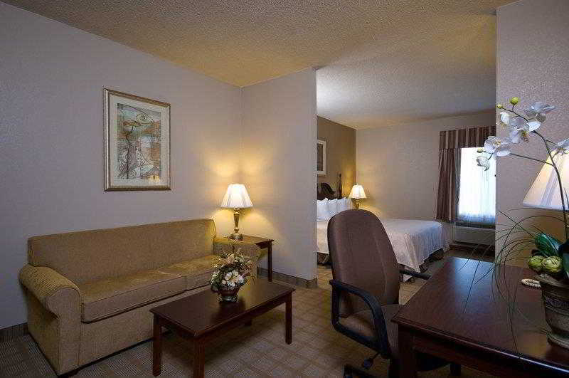 Best Western Plus Russellville Hotel & Suites Bilik gambar